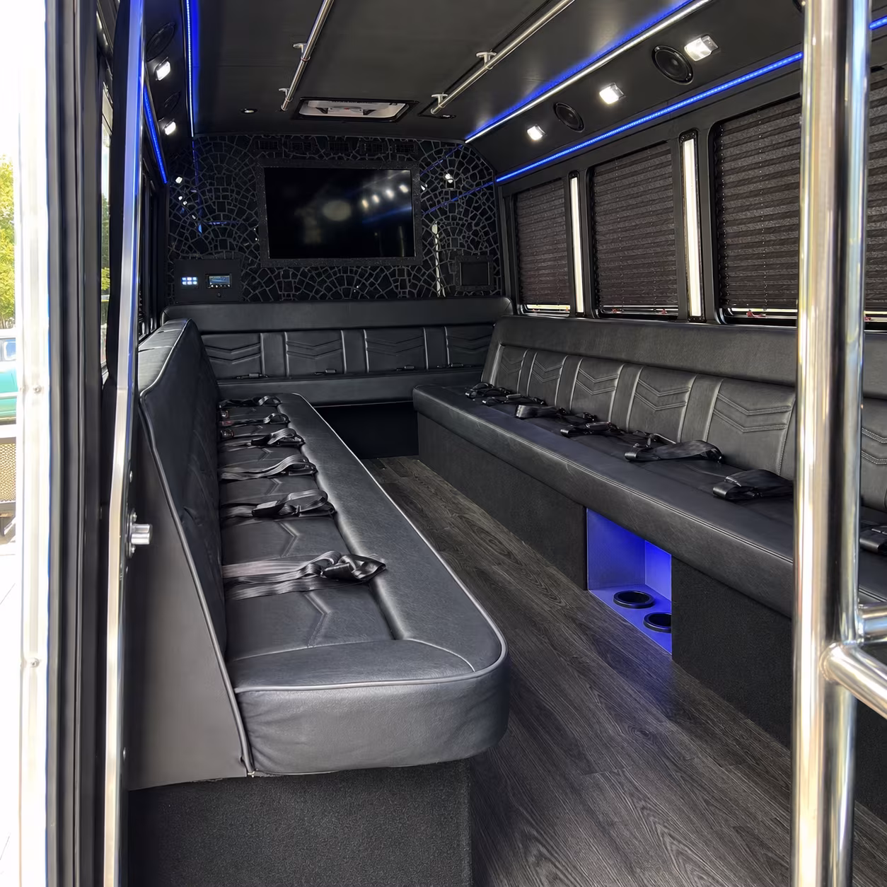 aurora bus rentals